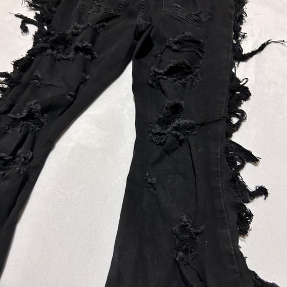 NEW BLACK DENIM DISTRESSED JEANS - Picture 6 of 9